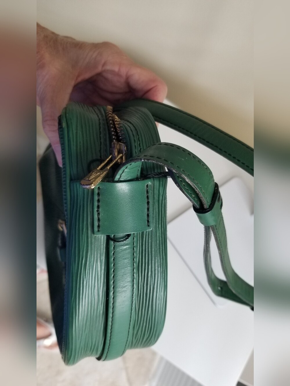 VINTAGE Louis Vuitton Green Epi Leather Shoulder Bag- Good Condition - Picture 5 of 10